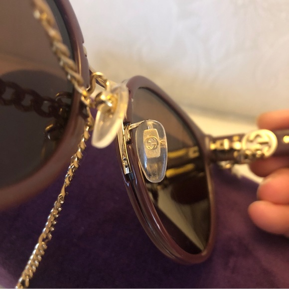 $650 Gucci new style sunglasses with detachable chain new in case - Picture 10 of 12